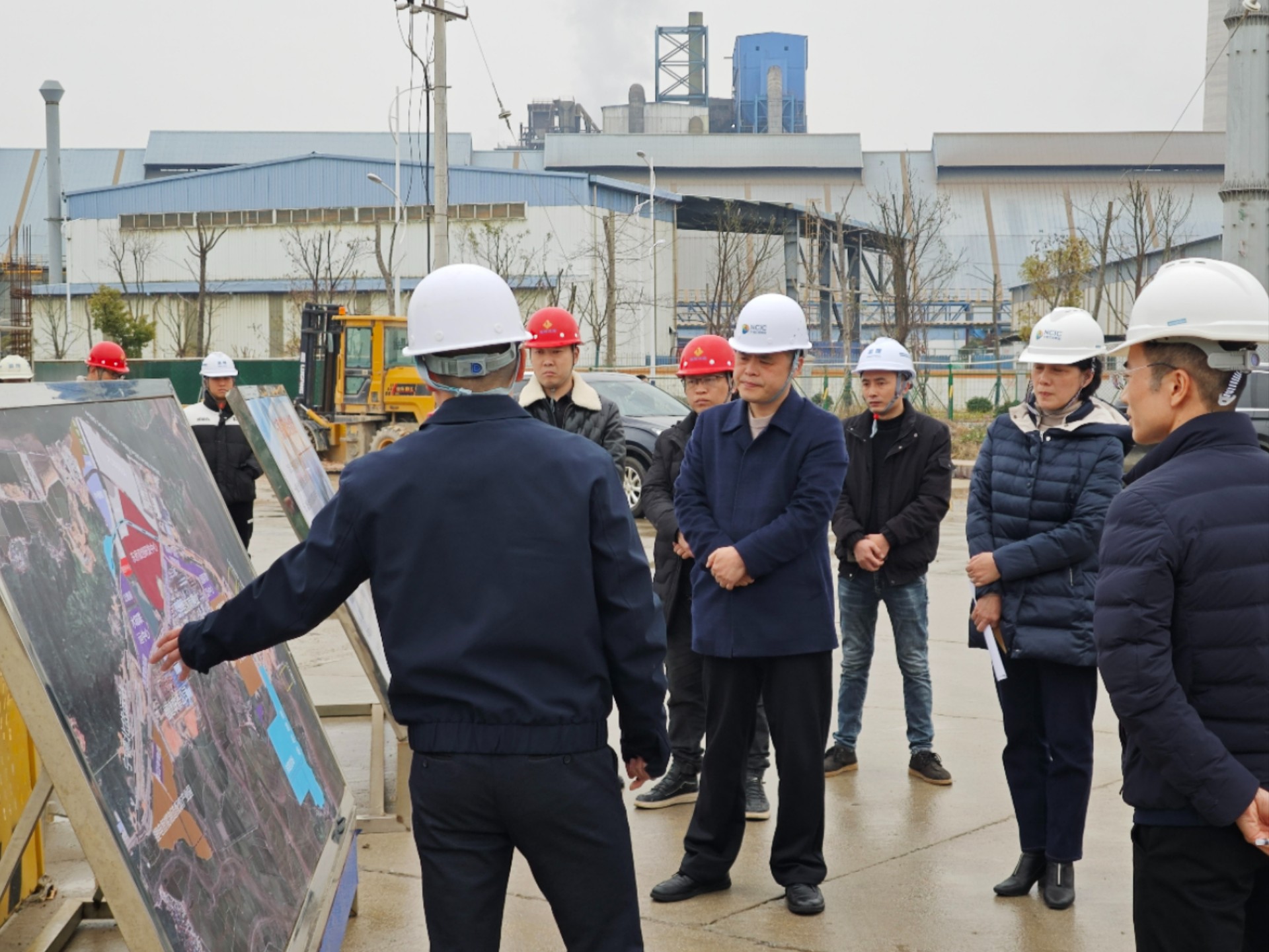 2024-2-29市交投集團領(lǐng)導深入市交投物流集團項目一線(xiàn)調研，章佳琦拍攝1.jpg